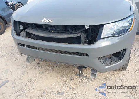 2020 Jeep Compass Limited 4X4 z USA, uszkodzony, nr VIN 3C4NJDCB6LT132386